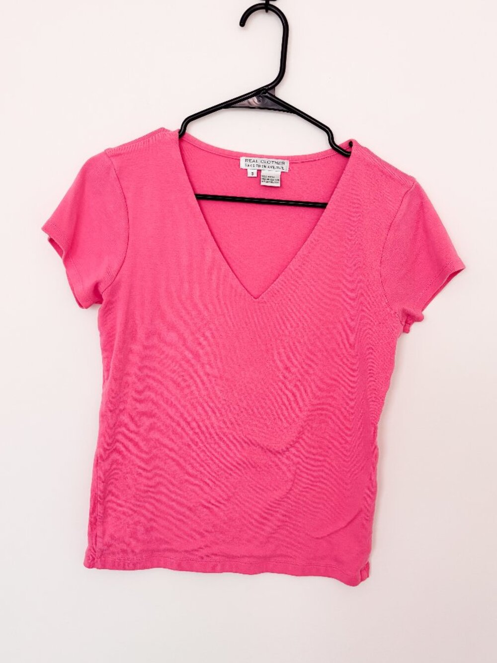 Vintage Real Clothes Saks Fifth Avenue Pink V Neck T Shirt Small 100% Cotton